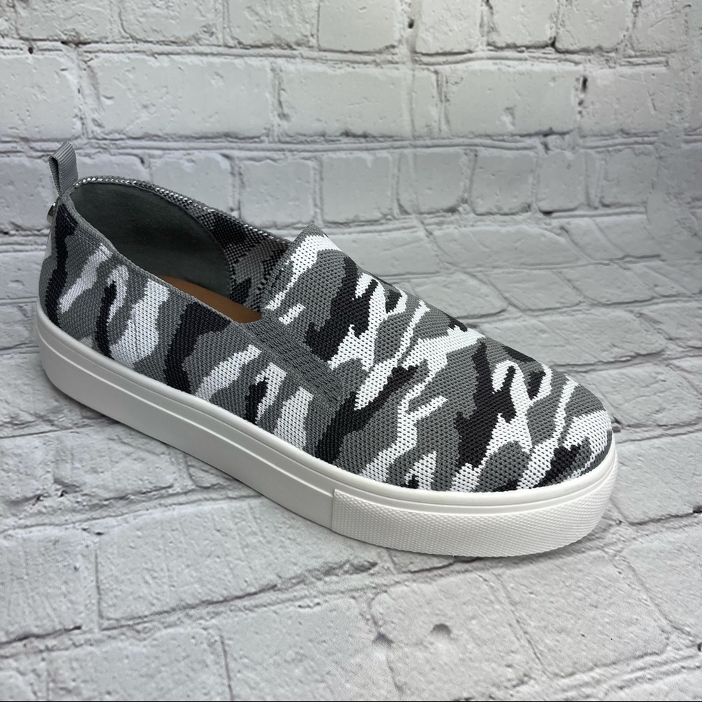 NEW Steve Madden platform grey army print sneakers - Picture 2 of 10